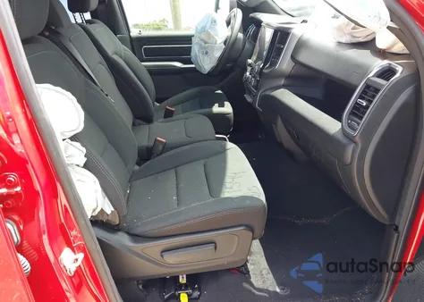 2025 Ram 1500 Big Horn 4X2 6'4 Box z USA, uszkodzony, nr VIN 1C6RREBG4SN501541